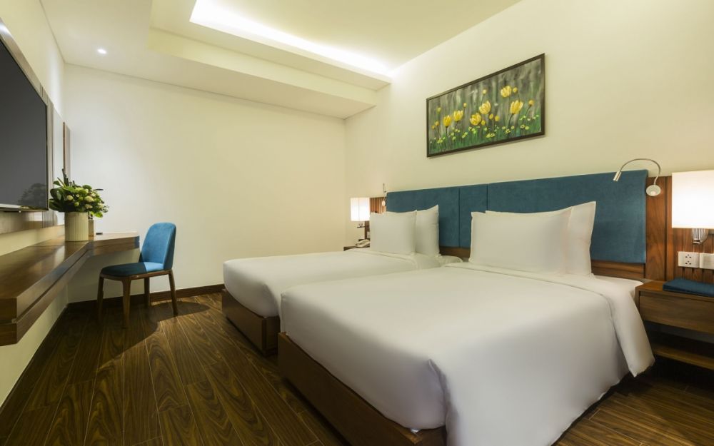 Premier Deluxe, Maximilan Da Nang Beach 4*