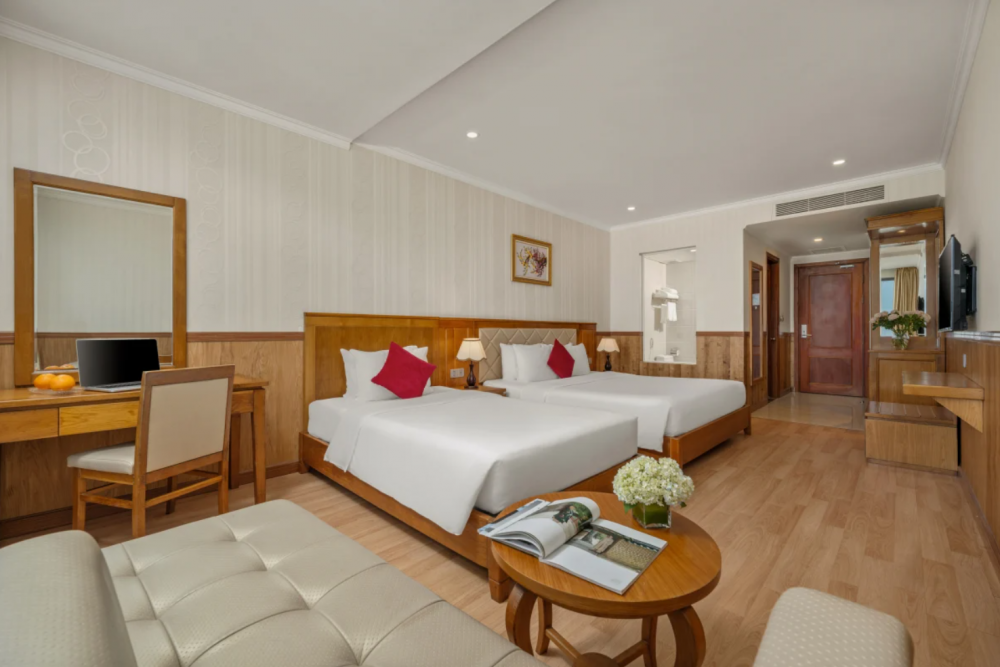 Suite Triple, Serene Beach Hotel Danang 4*