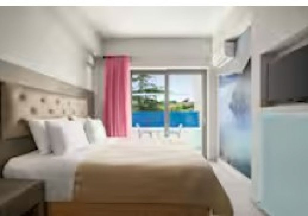 Family Design Comfort Room, TRYP by Wyndham Corfu Dassia 4*