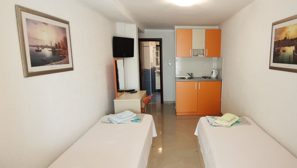 Studio 02, Andric Apartments 4*
