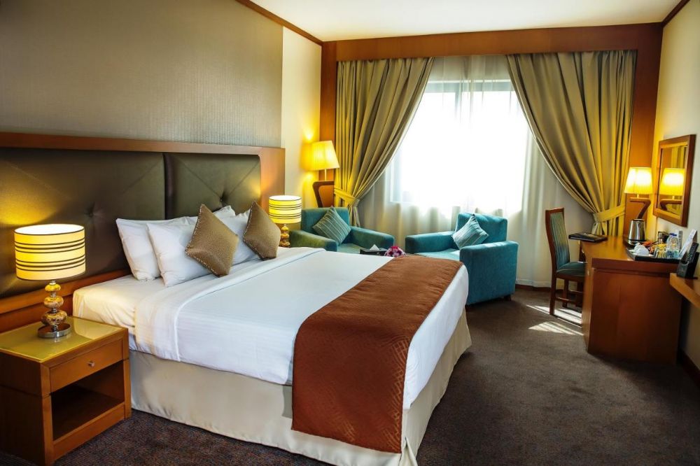 Family Room, Landmark Summit Hotel 4*