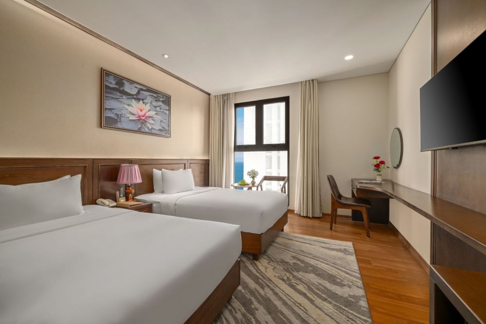 Deluxe Double/Twin City View, Golden Lotus Hotel Da Nang 4*