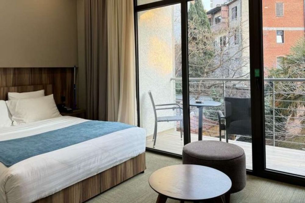 Economy Queen, Best Western Tbilisi City Center 4*