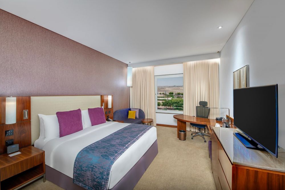 Standard, Crowne Plaza Muscat Ocec 4*