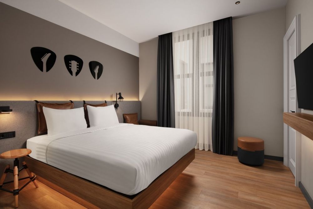 Guest Room (City View/Atrium View ), Moxy Istanbul Beyoglu 5*