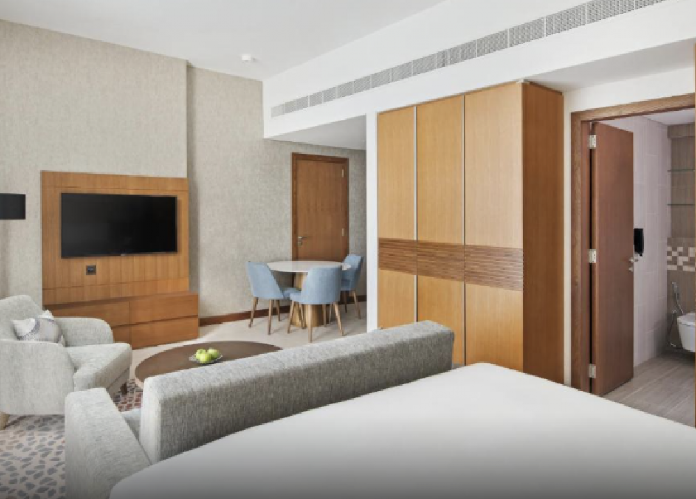 Studio Suite, Staybridge Suites Dubai Al Maktoum Airport Hotel 4*