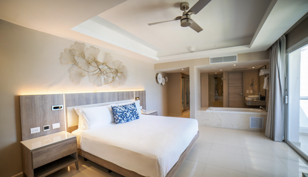 Chairman's Two Bedroom Ocean Front Suite Diamond Club, Royalton Punta Cana 5*