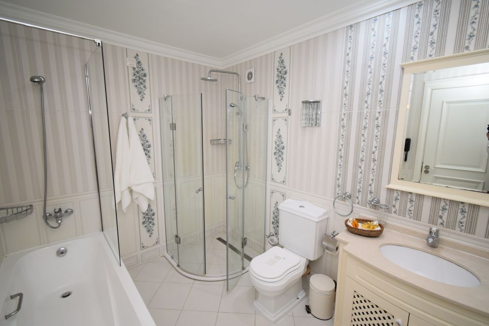 APP Standart, Therma Palace 5*