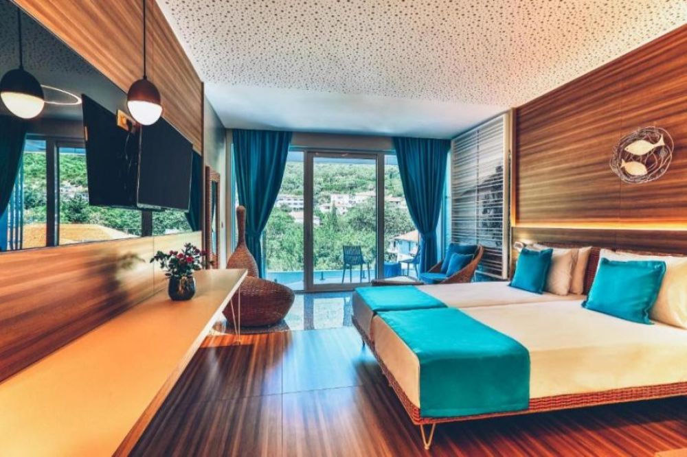 Deluxe Mountain View, Carine Hotel Kumbor (ex. Iberostar Selection) 4*