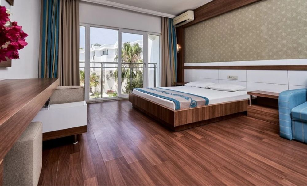 Standard, Club Golf Hotel 4*