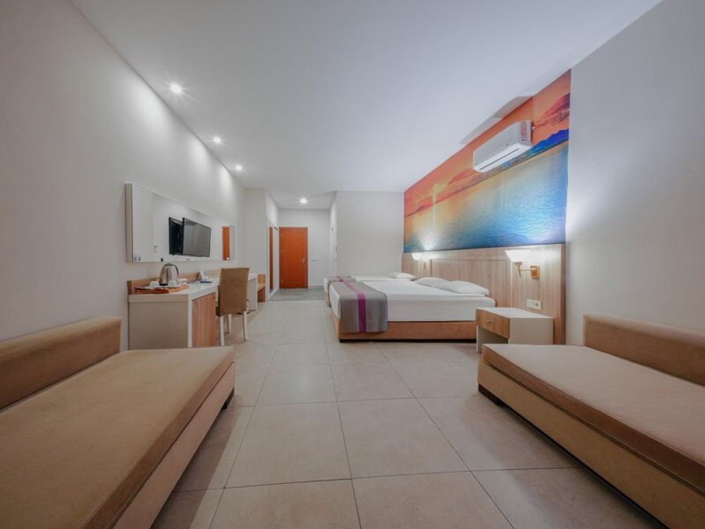 Family Room, Dream World Aqua 5*