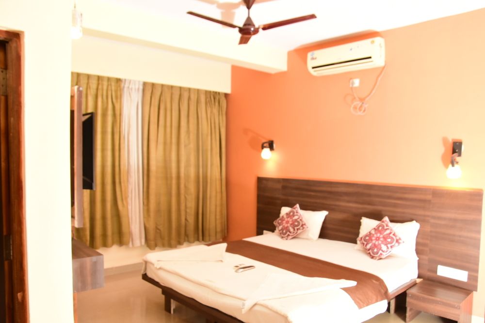 Standard AC without Balcony/with Balcony, Hotel Rajeshwar (ex. Hotel Aananda) 2*
