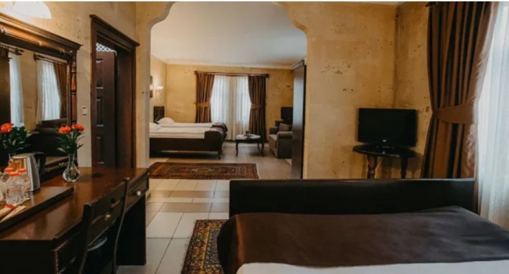 Quadriple Stone Room, Royal Stone Houses 3*