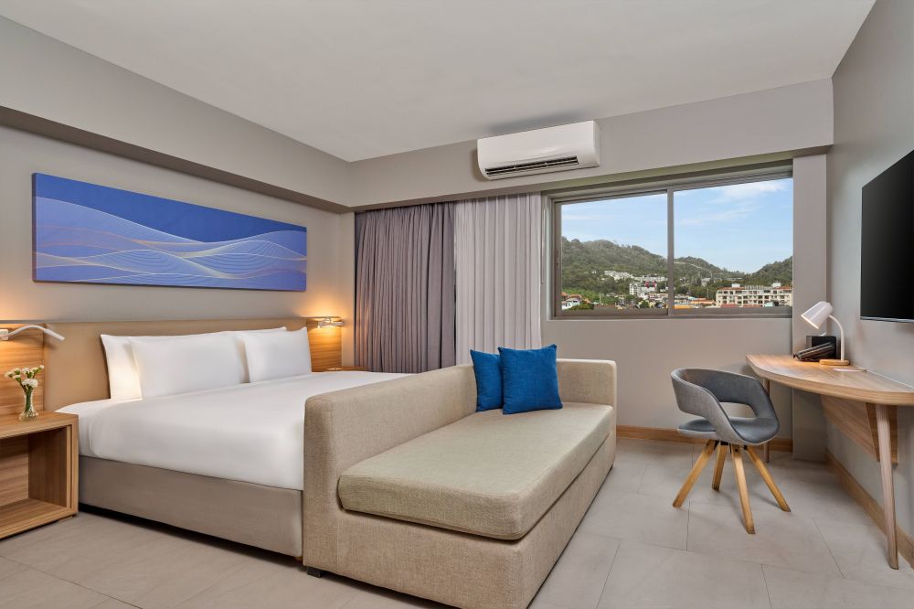 Premier Corner Room, Mercure Phuket Patong Journeyhub (ex. Journeyhub Phuket Patong) 4*