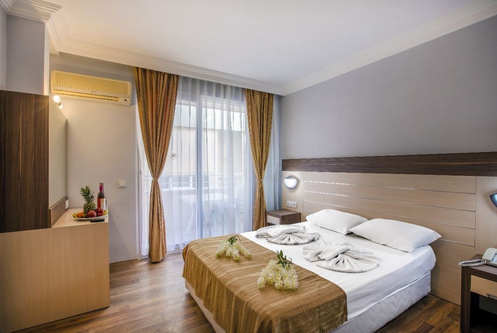 Standard, Hawaii Suite Beach Hotel 3*