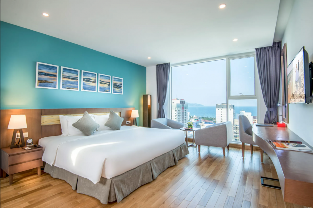 Deluxe, Royal Lotus Palace 4*