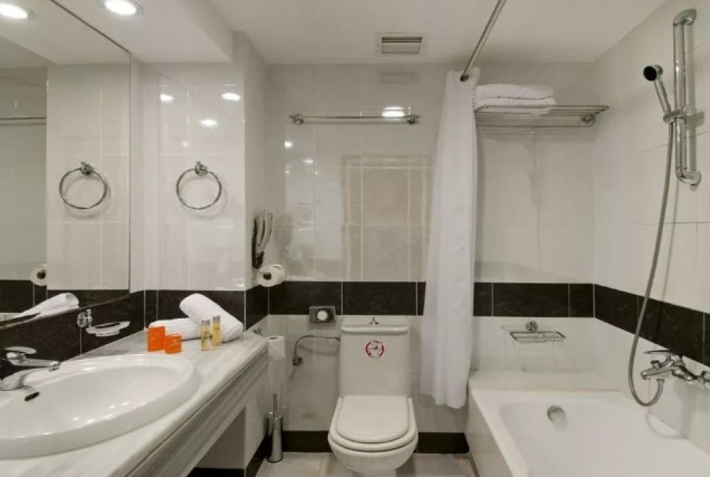 Standard, Kipriotis Panorama Hotel & Suites 5*