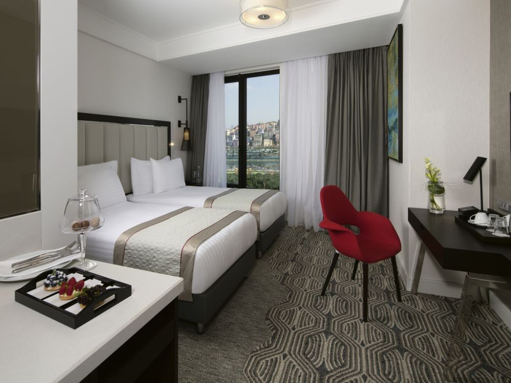 Superior Room, Movenpick Hotel Istanbul Golden Horn 5*
