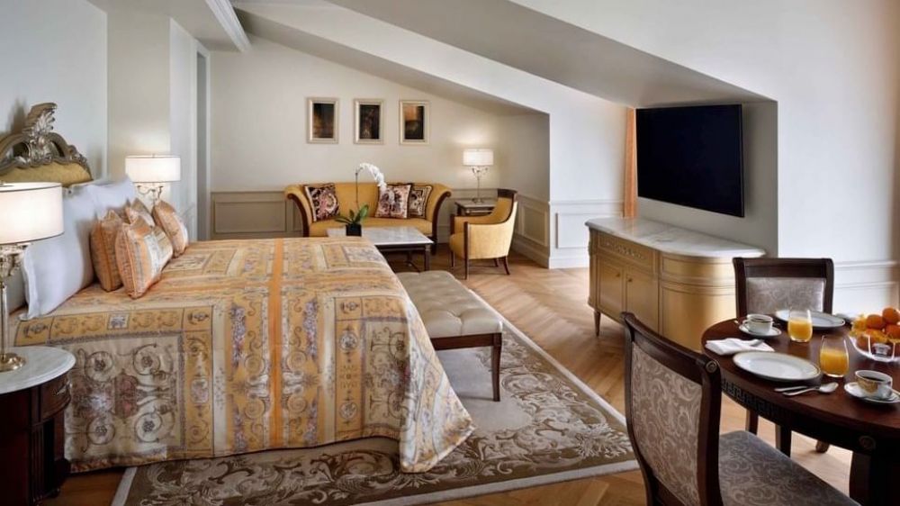 Superior Room (City & Creek View), Palazzo Versace Dubai 5*