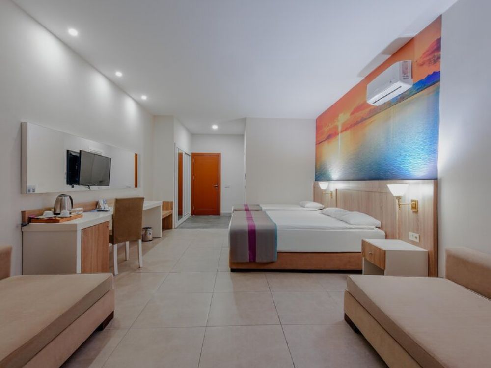 Family Room, Dream World Aqua 5*