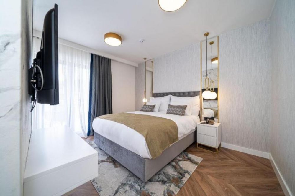 Superior Suite, Millennium 4*