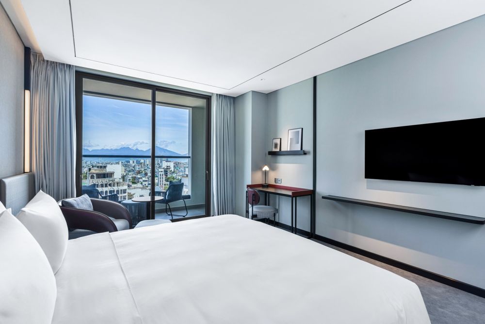 Deluxe CV/OV Room, Radisson RED Danang 5*