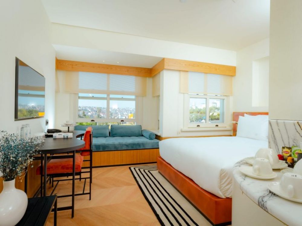 Superior Room With Bay Window, The Gift Hotel 4*