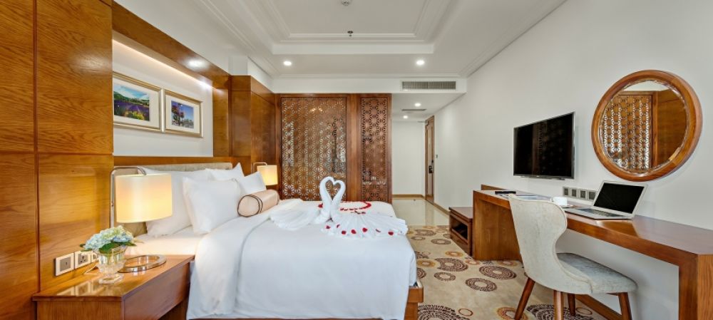 Seafront Premier, Paris Deli Hotel 4*