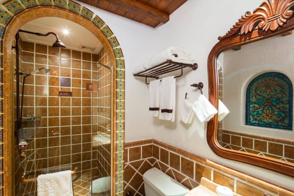 Tinglan Superior King Bed Room (Spanish Style Garden View King Bed Room), YueHai·Sanya Blossom (ex. Best Western Sanya International) 5*