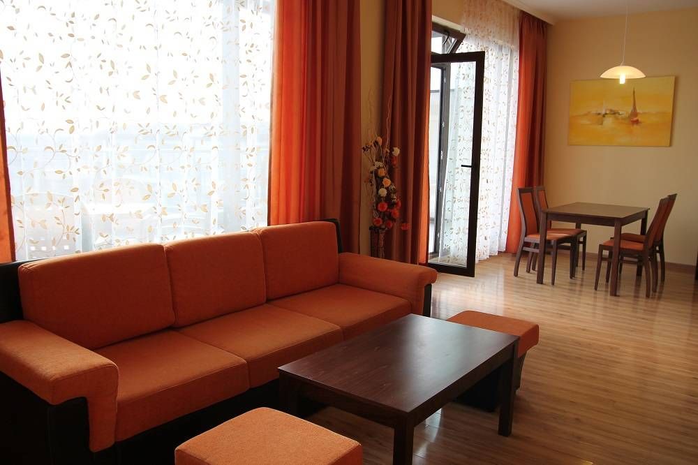 One Bedroom Apartments, Topola Skies 4*