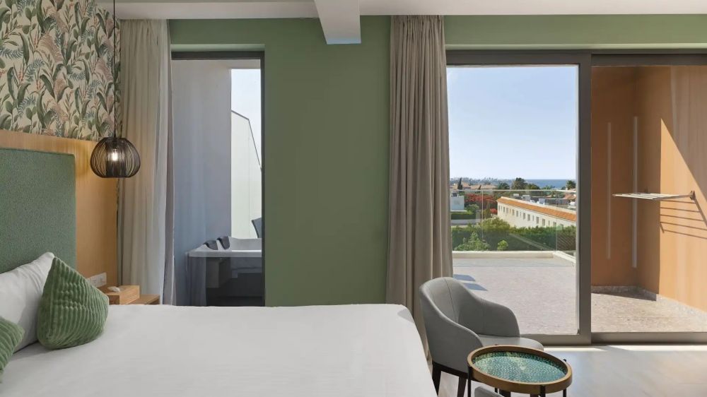 Superior Room SSV with Outdoor Hot Tub, Leonardo Crystal Cove Protaras (Adults Only 16+) 4*