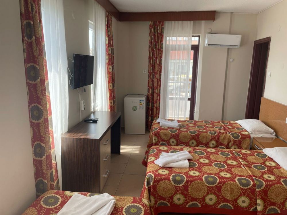 Standard Triple Room, Rosella Hotel 3*