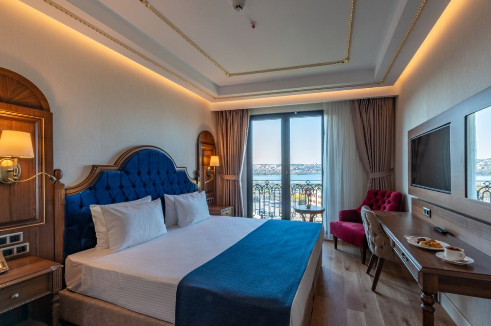 Standard, Bvs Bosphorus Pera 4*