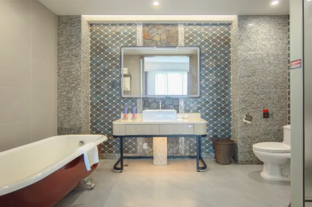 Deluxe Sea View Suite, Sanya Shengyi Seaview Hotel (ex.Shengyi Holiday Villa Hotel Sanya) 4*