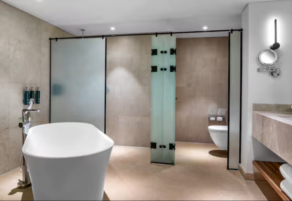 Beachside Premium Suite PV/SV, Doubletree By Hilton Sharks Bay (ex. Hilton Sharks Bay) 4*