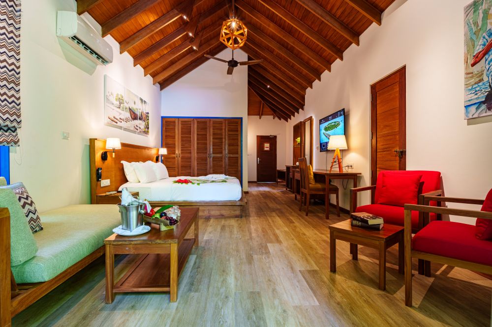 Deluxe 2-Bedroom Beach Suite, Reethi Faru Resort 4*