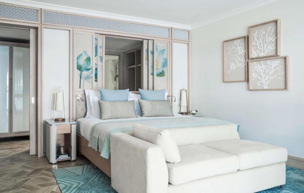 Ocean Room, One & Only Le Saint Geran 5*
