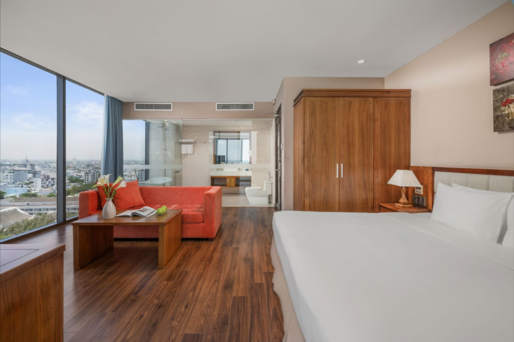 Premium, Yarra Ocean Suites Danang 4*