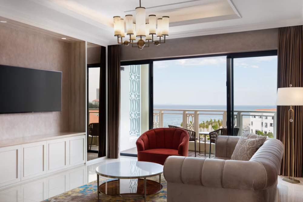 Deluxe Suite, Sheraton Grand Danang 5*