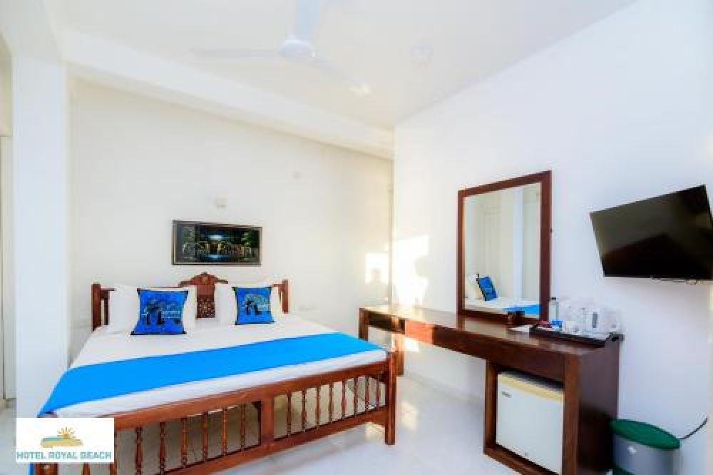 Deluxe Sea View, Royal Beach Hotel & Restaurant 2*