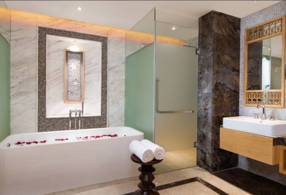 One Bedroom GV/OV Suite, Thousand Cranes Sanya Yazhou Bay,Curio Collection by Hilton 5*