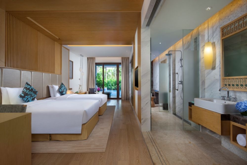 Lagoon Pool Room, Thousand Cranes Sanya Yazhou Bay,Curio Collection by Hilton 5*