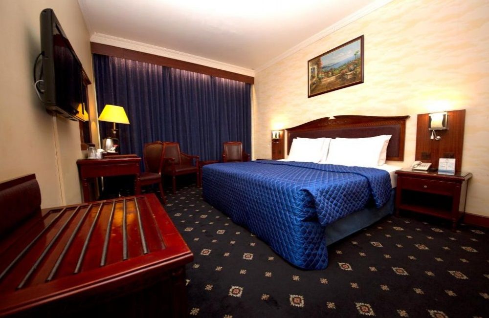 Standard Room, Mount Royal Hotel 2*
