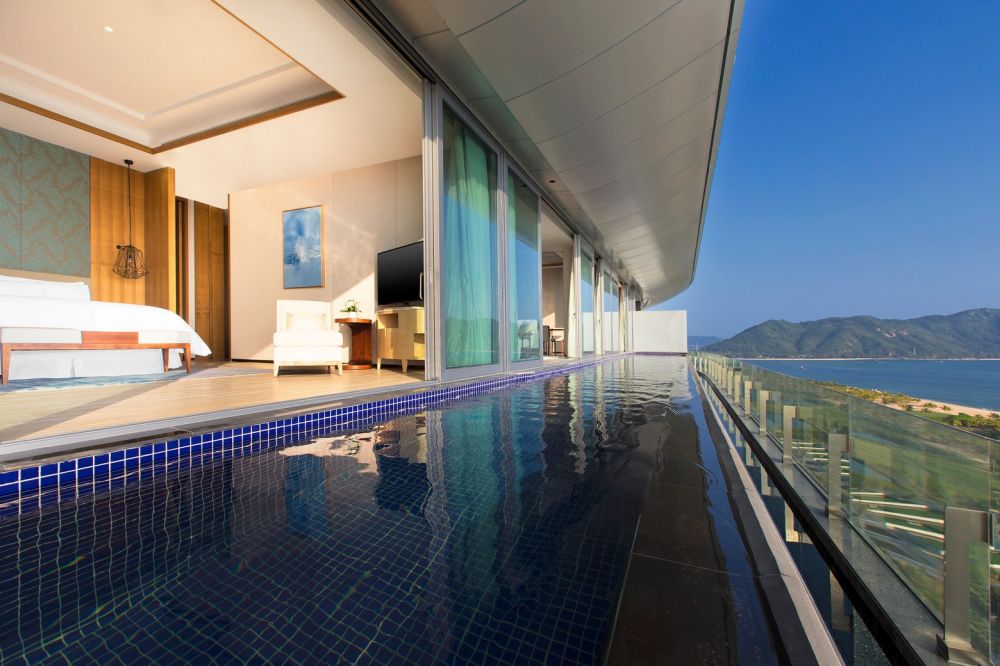 Grand Oceanfront Suite, The Westin Blue Bay Resort & Spa 5*
