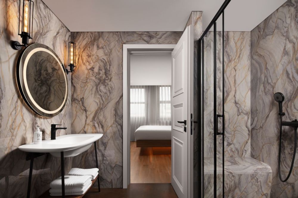 Sweety Suite Room, Moxy Istanbul Beyoglu 5*
