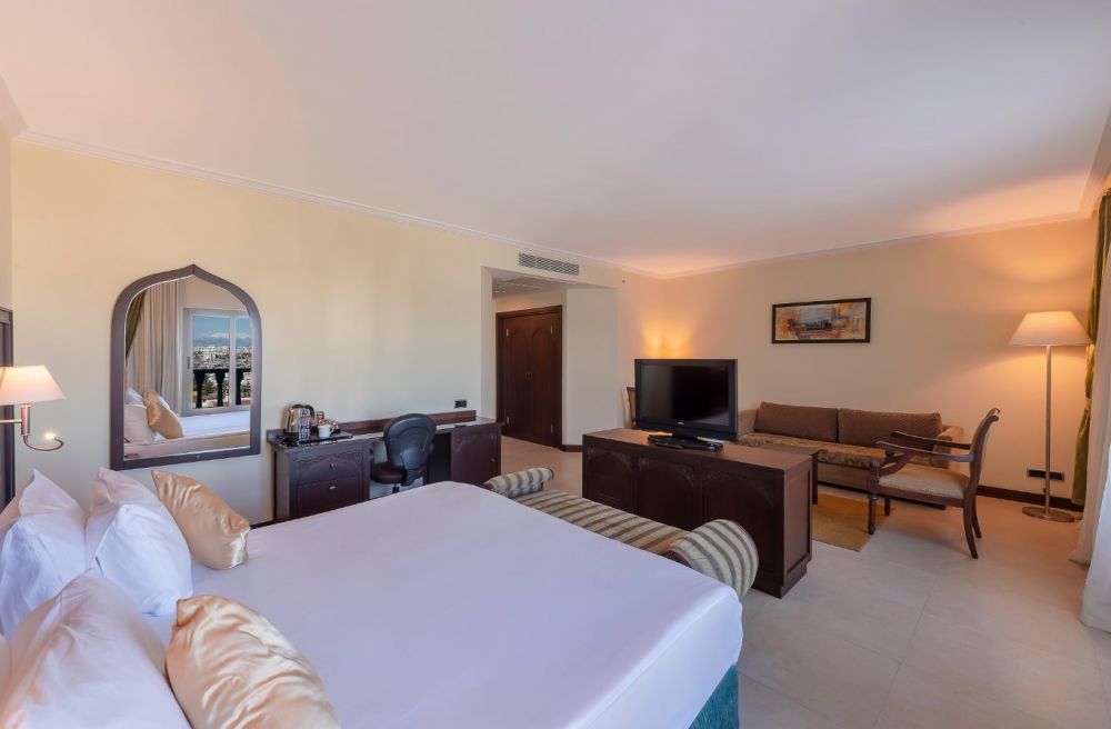 Junior Suite Side Sea View/ Sea View, Crowne Plaza Antalya Hotel 5*