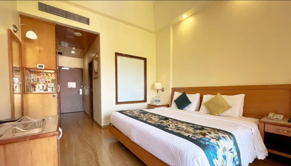 Luxury, Acron Candolim Regina 4*