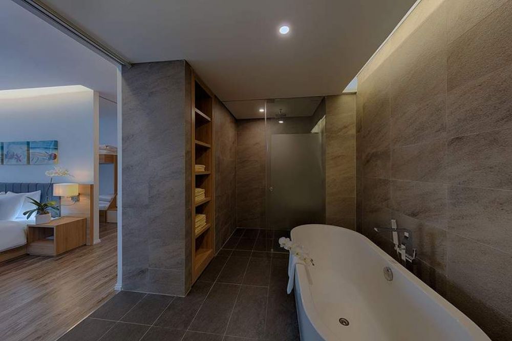 Executive Family, Belle Maison Parosand 4*