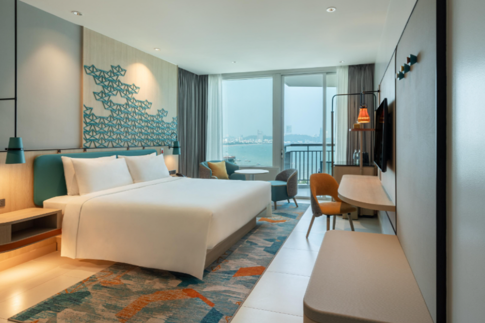 Standard Ocean View | Bay Tower, Holiday Inn Pattaya 5*