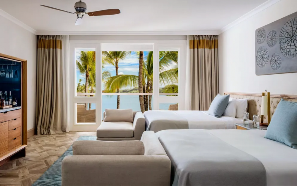 Lagoon Room, One & Only Le Saint Geran 5*